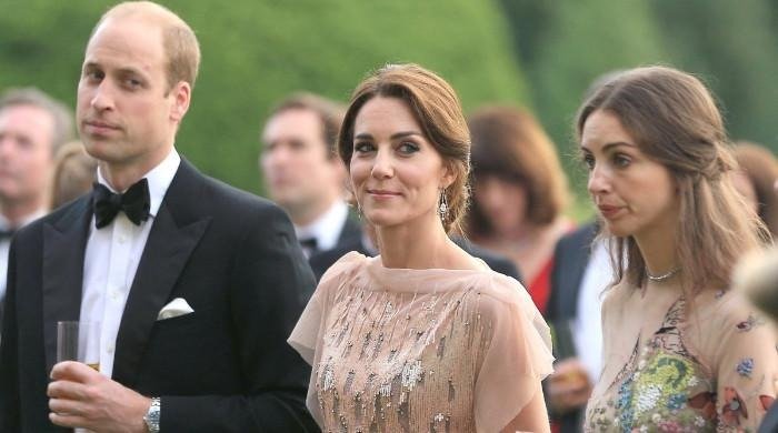 Meanwhile, Prince William’s alleged affair with Rose Hanbury has been the subject of late-night treatment ➤ Главное.net