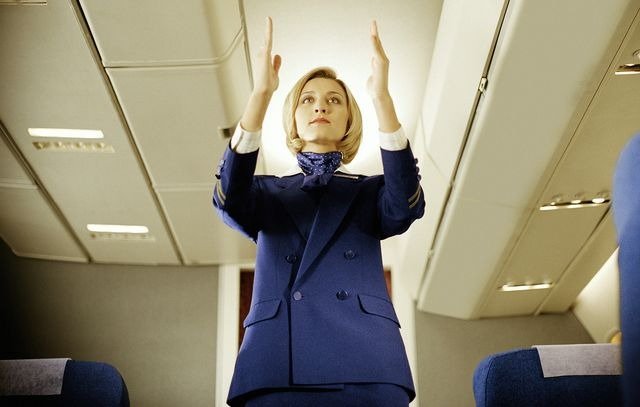 Flight Attendants Are Always Watching Your Jewelry & This Is Why ➤ Главное.net