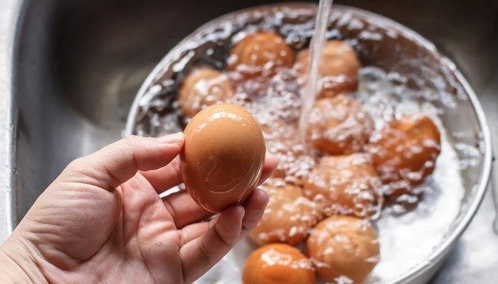 Uzmanlar Uyarıyor: Et ve Yumurtayı Yıkamayın ➤ haberion.com
