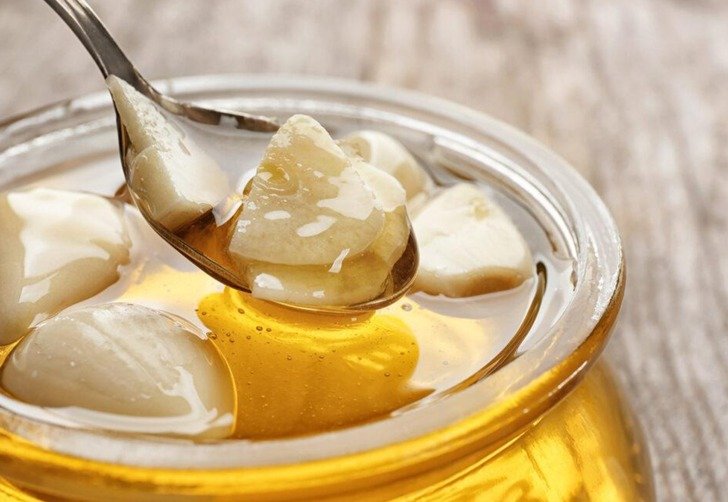 Sabahları ballı bir kaşık sarımsak yiyin: sonuca şaşıracaksınız ➤ haberion.com