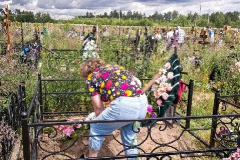 Rażące uchybienie: czego nie wolno robić podczas wizyty na cmentarzu ➤ Главное.net