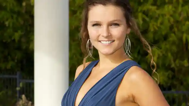 女孩因為穿著被舞會趕出，放大看原因 ➤ haberion.com